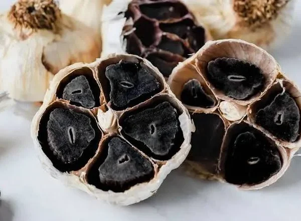 سیر-سیاه-خواص-و-ترکیبات.jpg
